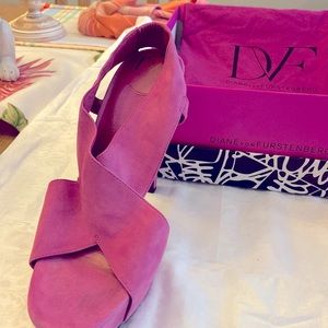 Diane von Furstenberg Fushia Suede platform heeled sandals